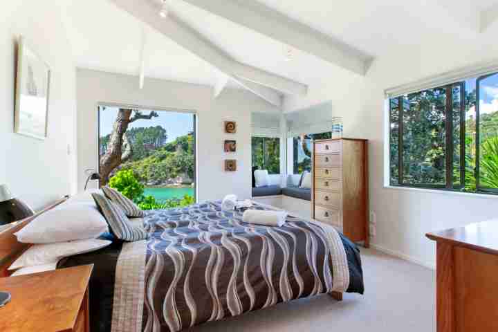 Beachfront Enclosure Bay Bedroom 5