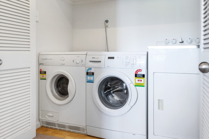 Beachfront Enclosure Bay Laundry3