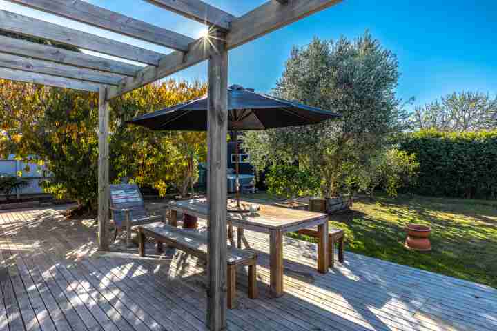 Driftwood Beach House Outdoor dining