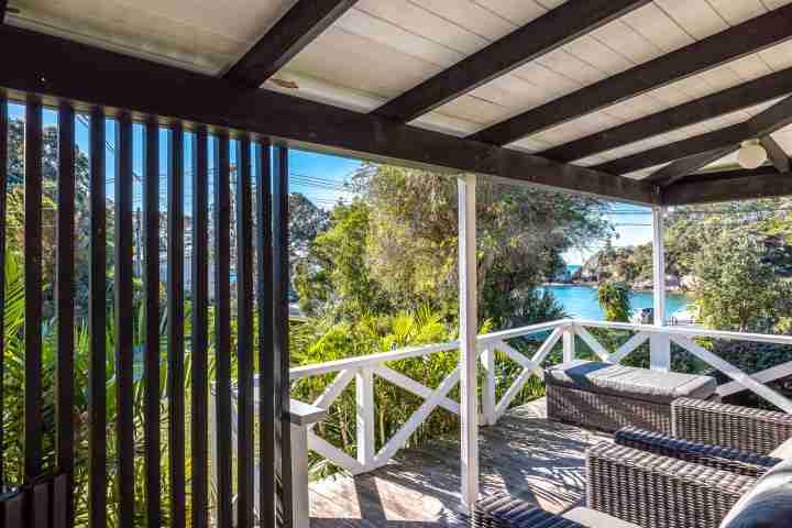 Drop Anchor at Enclosure Bay Covered deck 4