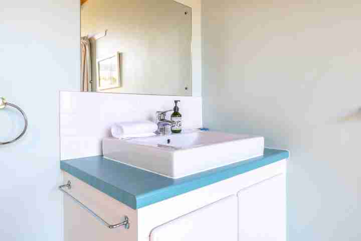 Drop Anchor at Enclosure Bay bedroom wash basin