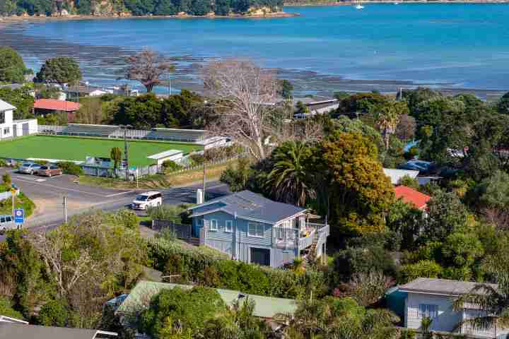 Huruhi Cottage Birds Eye View 1