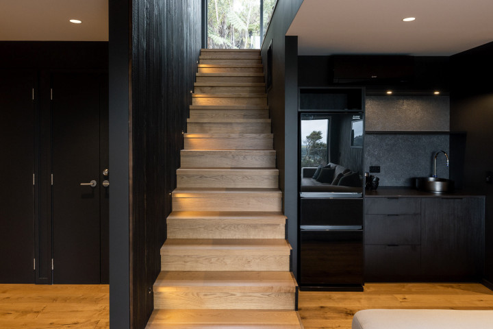 Kaitiaki Lodge Downstairs wet bar2