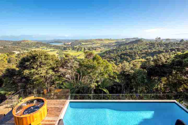 Kaitiaki Lodge View over the pool and hot tub2