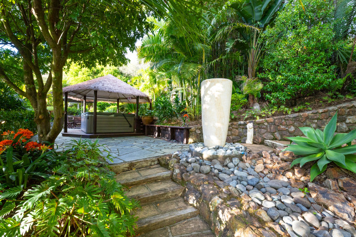 Kauri Springs Lodge Spa Pool Area