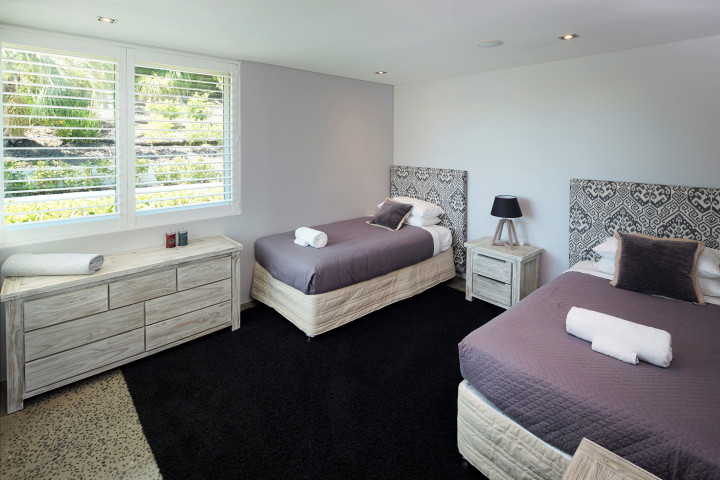 Sleep the whole family in pure New Zealand luxury, twin room in stunning Korora Estate