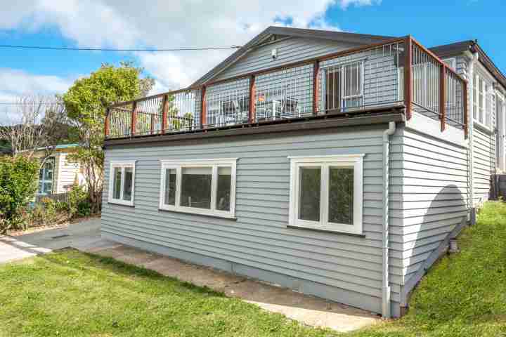 Moana Cottage Front of house 3