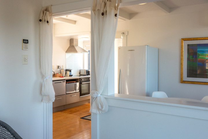 Moana Cottage Through to kitchen2