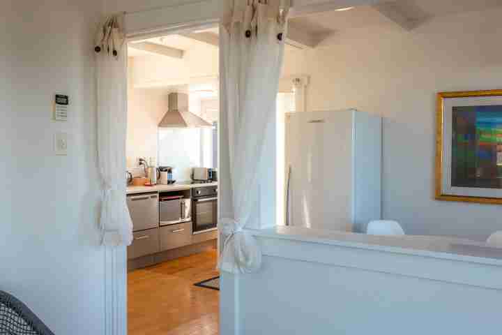 Moana Cottage Through to kitchen2