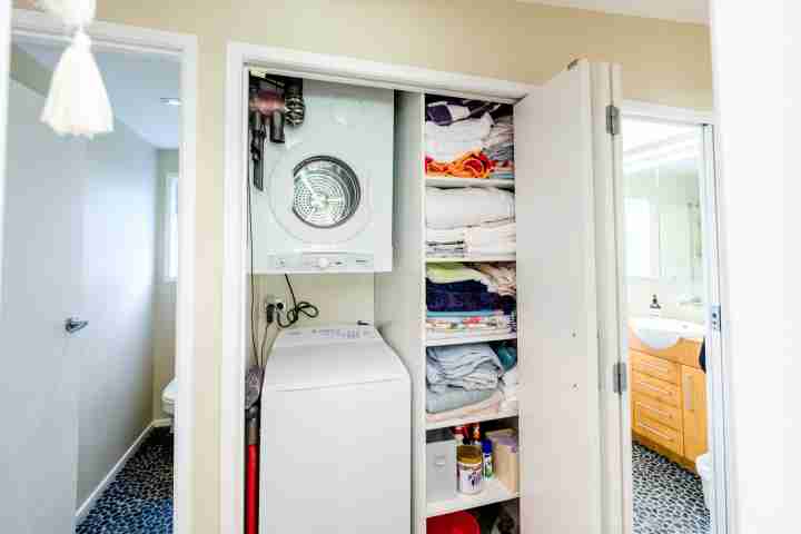 Palm Beach Cottage Laundry Area