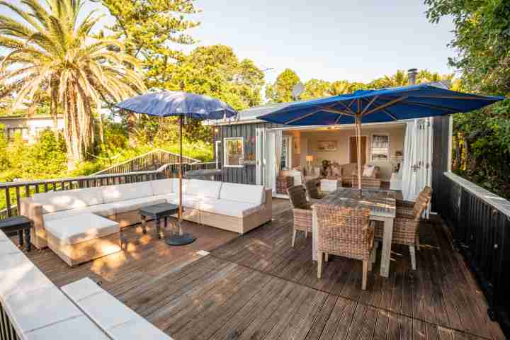 Palm Beach Cottage Outdoor Deck 6