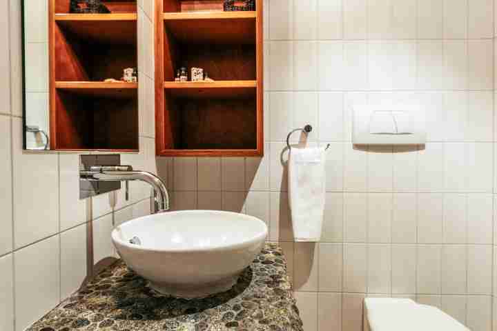 Vanity in bathroom of Sanctuary on the beach Onetangi