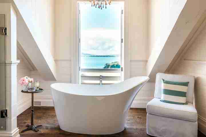 Unwind in modern bath with sea view of Hauraki Gulf