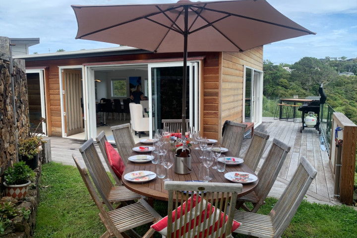 The Kingfisher House Outdoor dining area2