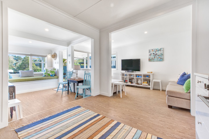 Be my guest in well-lit open-plan living area Waiheke Island