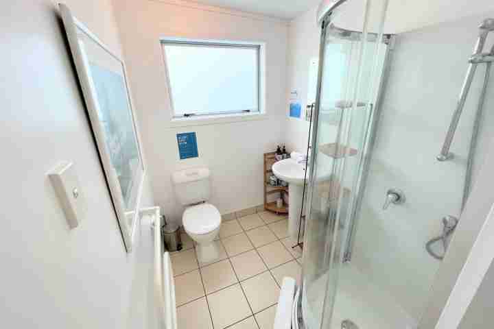 Tiri Cottage Bathroom.HEIC