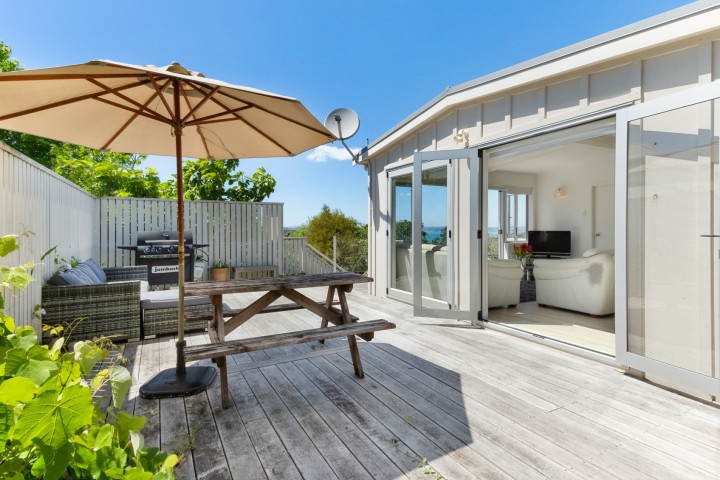 Tiri Cottage Outdoor Dining2