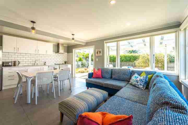 White Sands Cottage Lounge Area