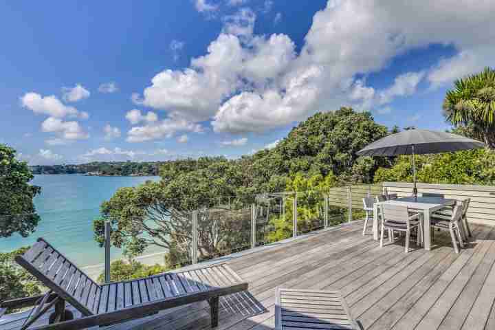 landscapegallery Absolute Beachfront Oneroa Bay Deck4 1