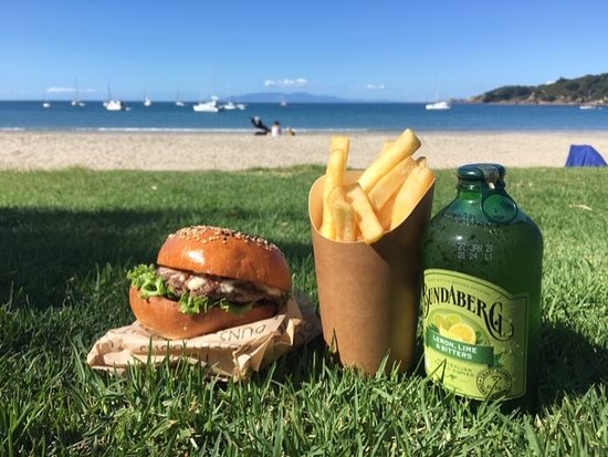 too fat buns burger waiheke